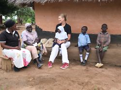 "Würde ich sowieso machen": Toni Garrn baut eine Schule für Kinder in Uganda